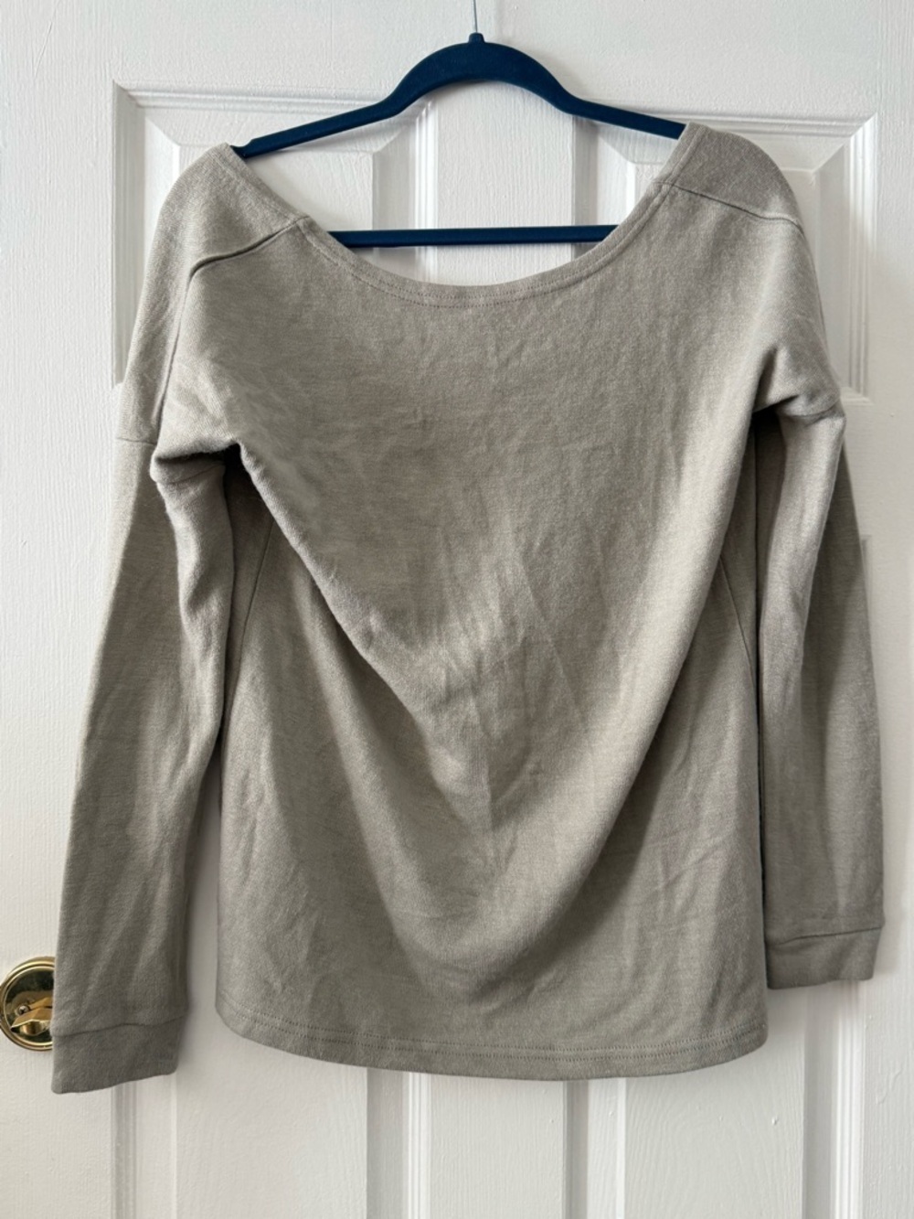 Lulu's Lightweight Long-Sleeve Scoop Neck Top - Taupe